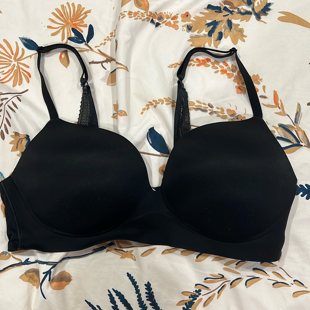 Victoria secret wireless push up bra